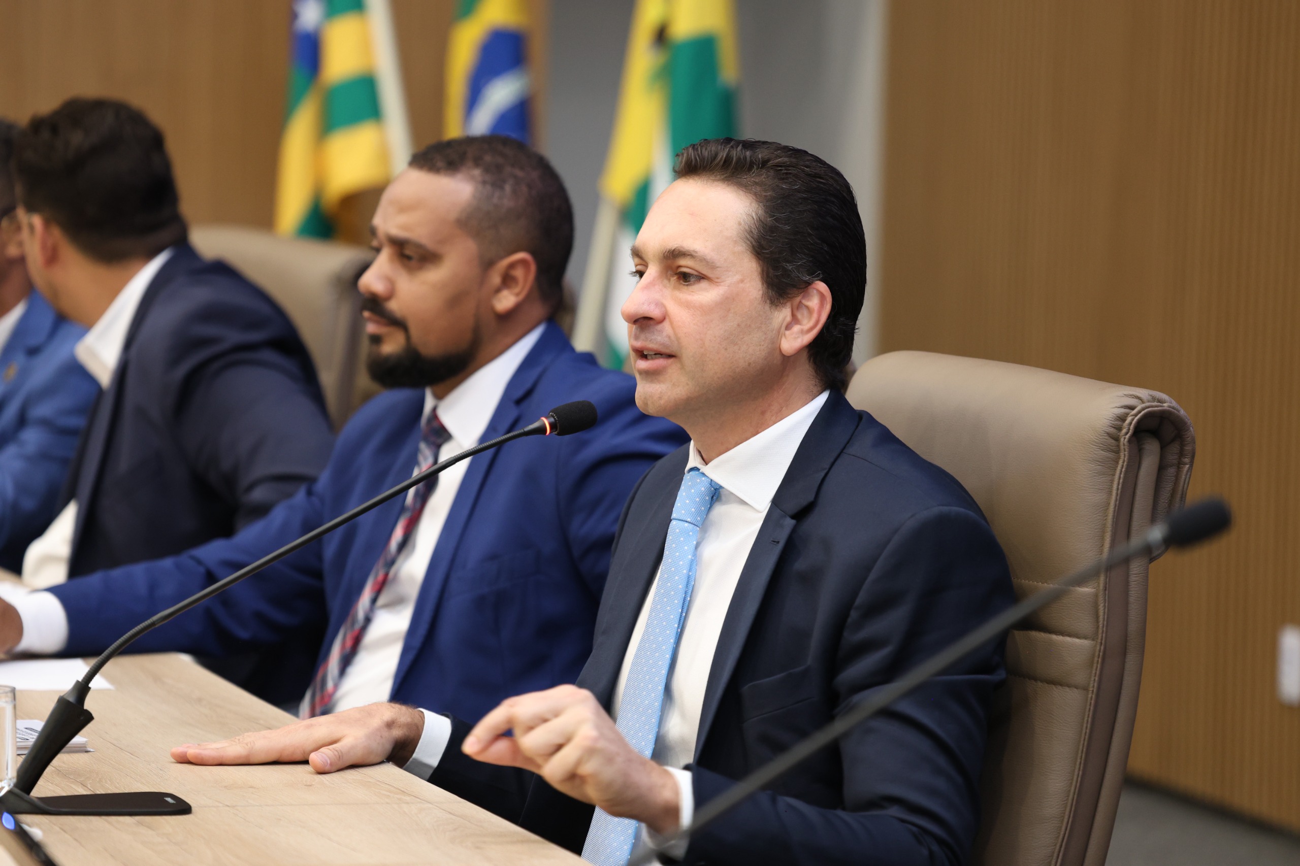 Prefeito Leandro Vilela faz primeira prestação de contas da gestão à Câmara de Aparecida