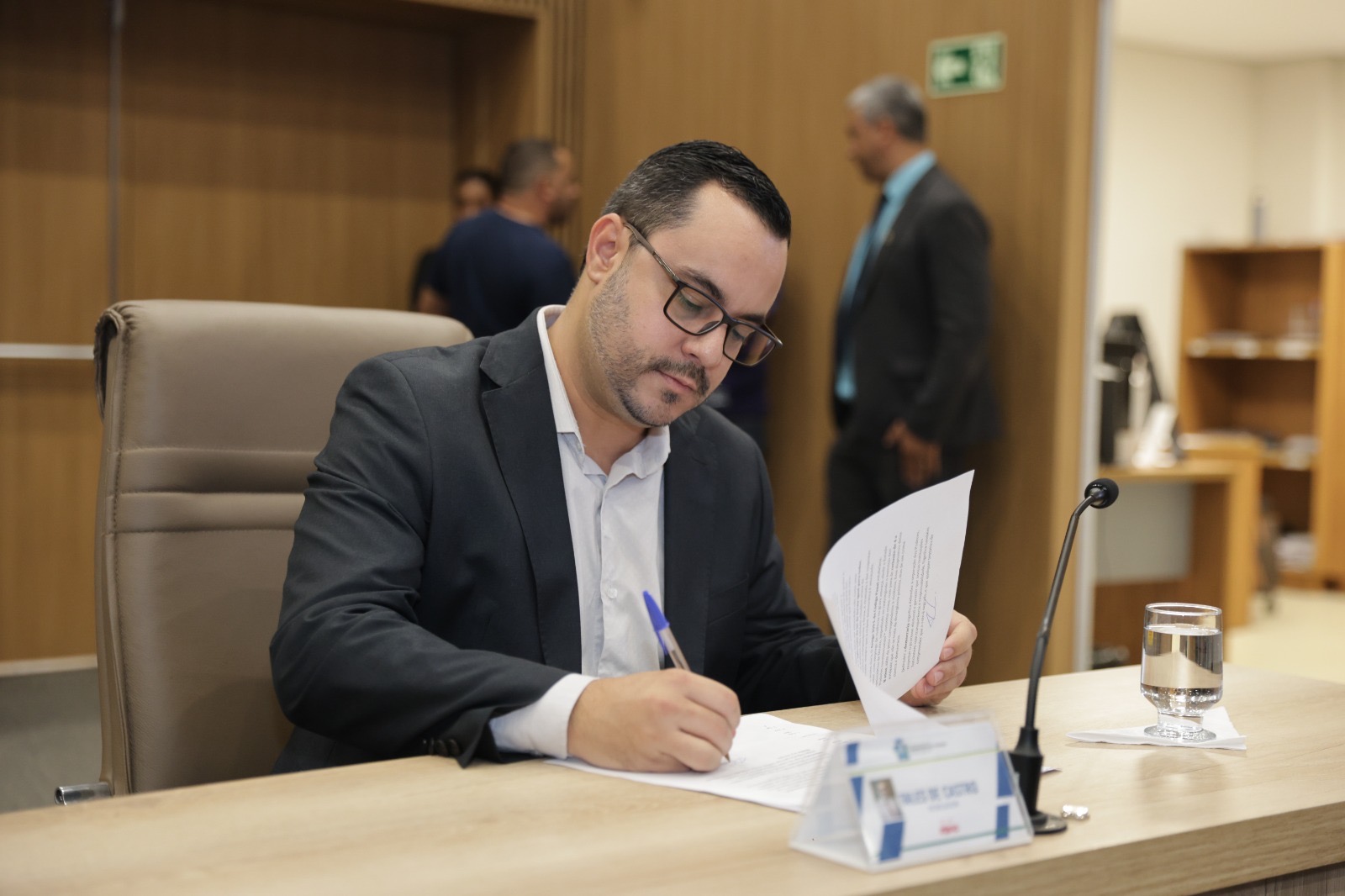 Projeto do vereador Tales de Castro propõe política municipal de monitoramento de combustíveis em Aparecida
