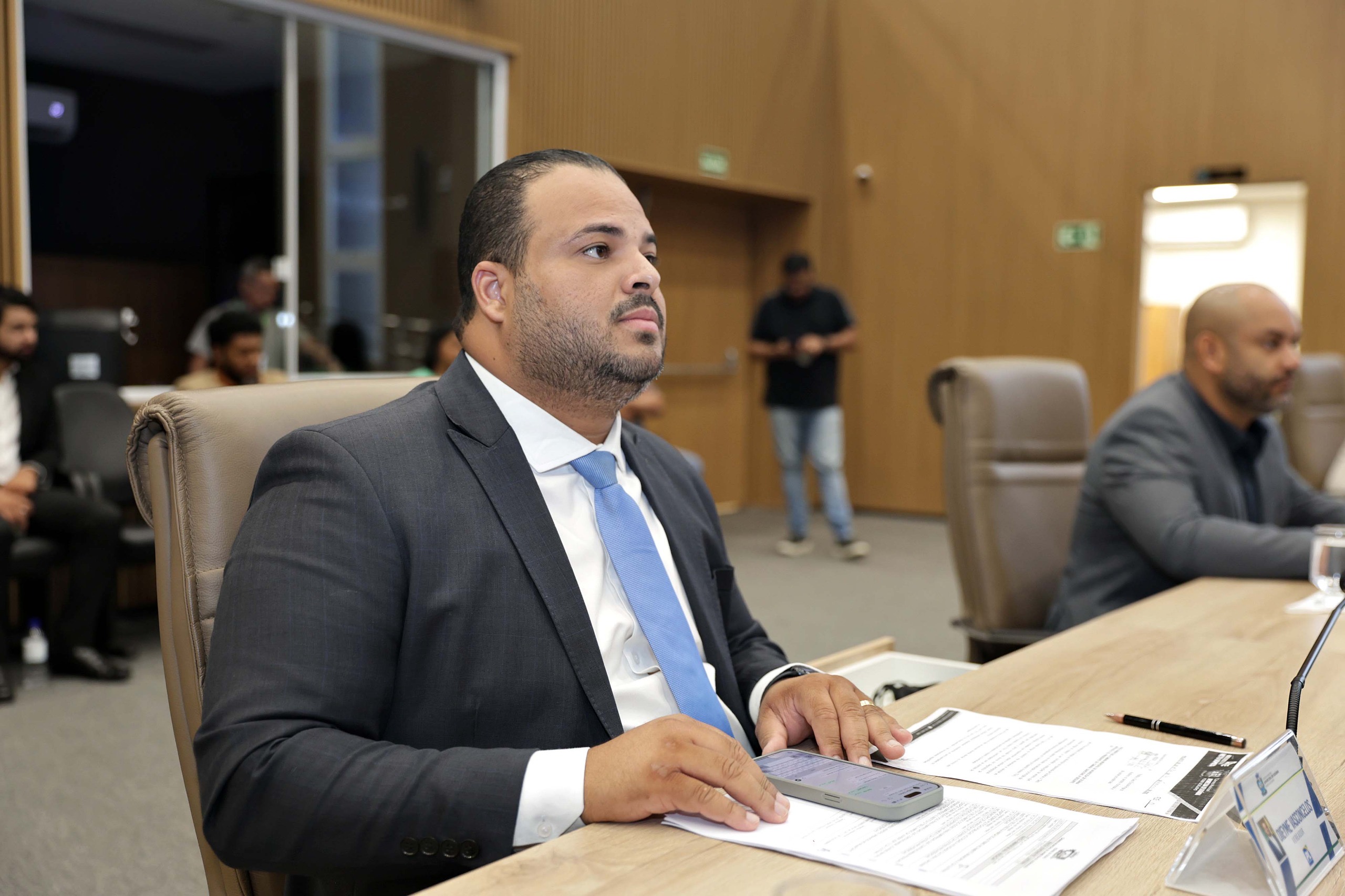 Aprovado projeto que amplia isenção da COSIP para moradores sem asfalto ou iluminação pública