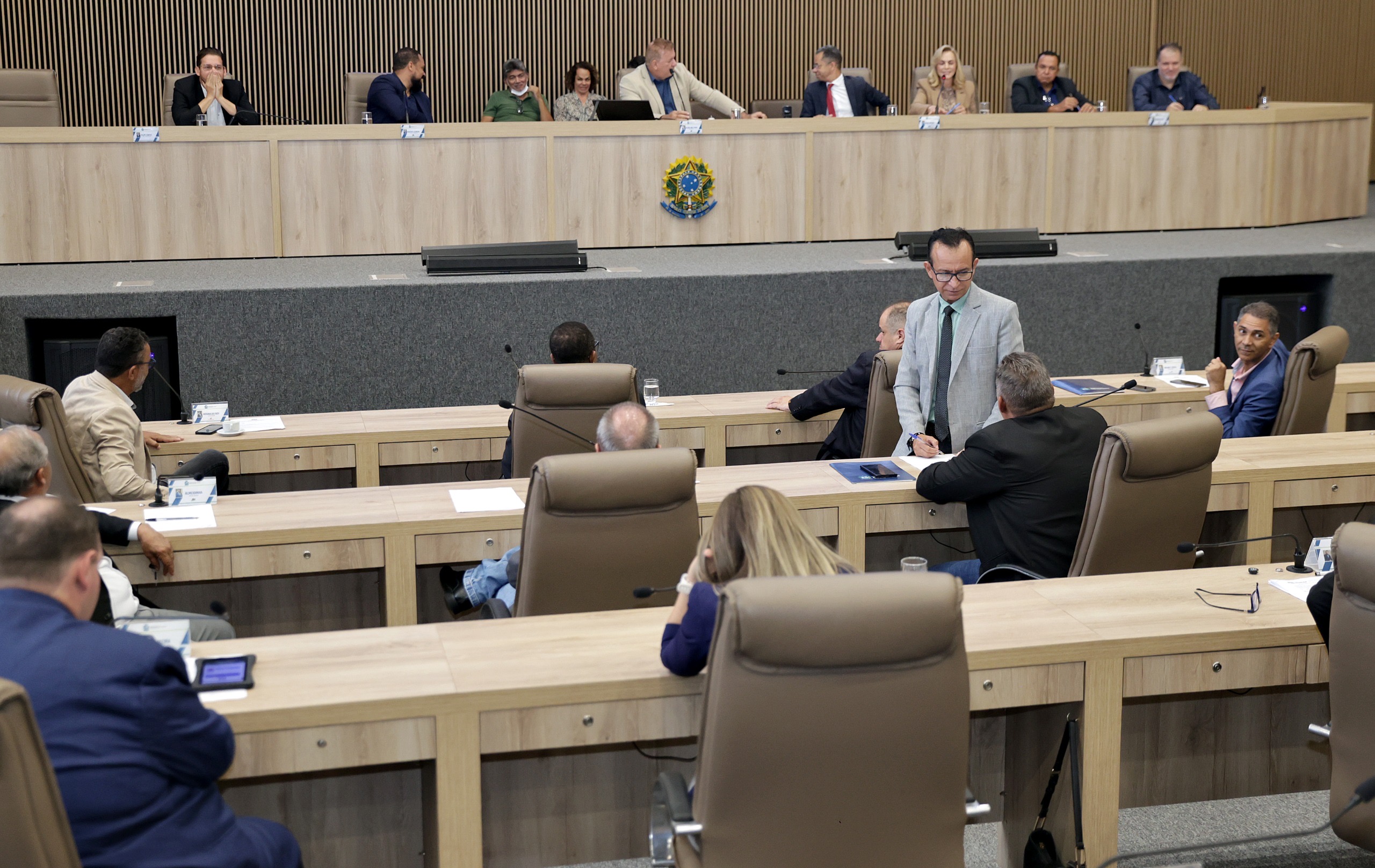 Câmara aprova projetos sobre educação, tributação, inclusão e homenagens na penúltima sessão do ano