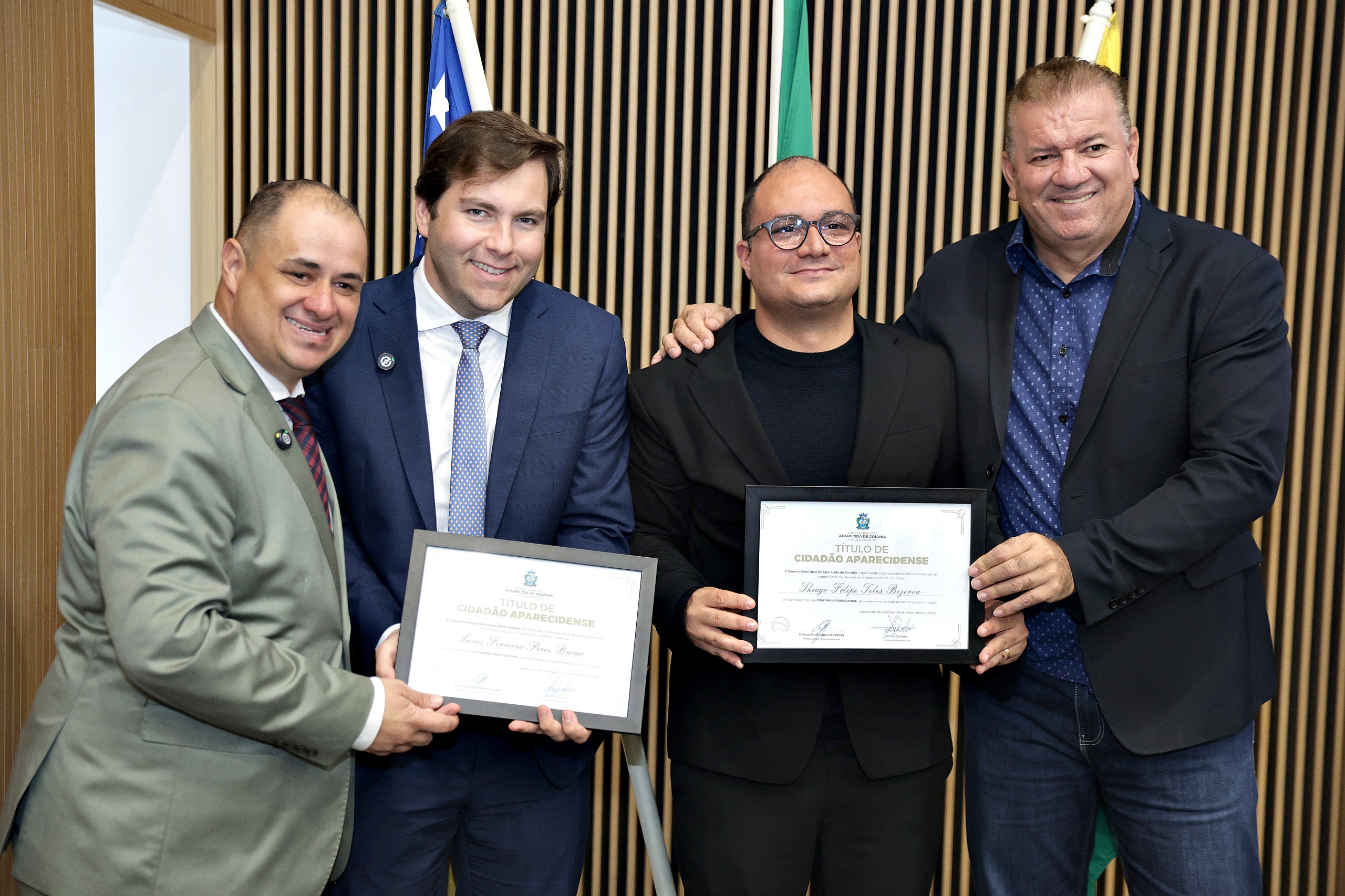 Última sessão ordinária do ano homenageia personalidades e aprova novas honrarias em Aparecida