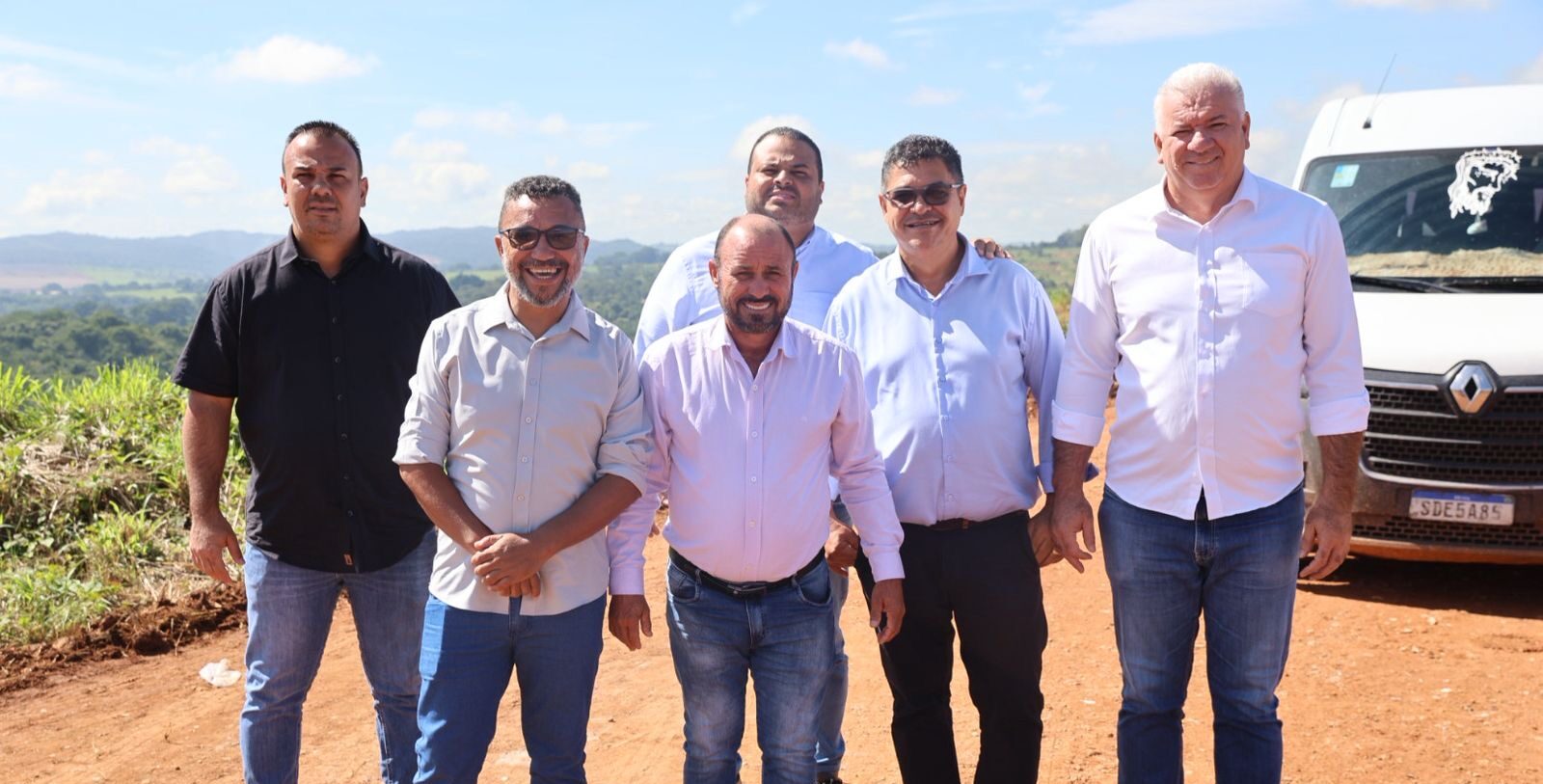 Vereadores acompanham entrega de licença ambiental do Aterro Sanitário de Aparecida